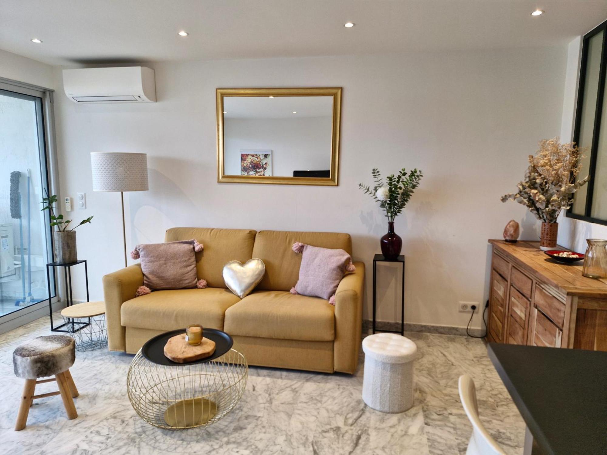 Sunny And Cosy Sea View Studio Antibes Bagian luar foto
