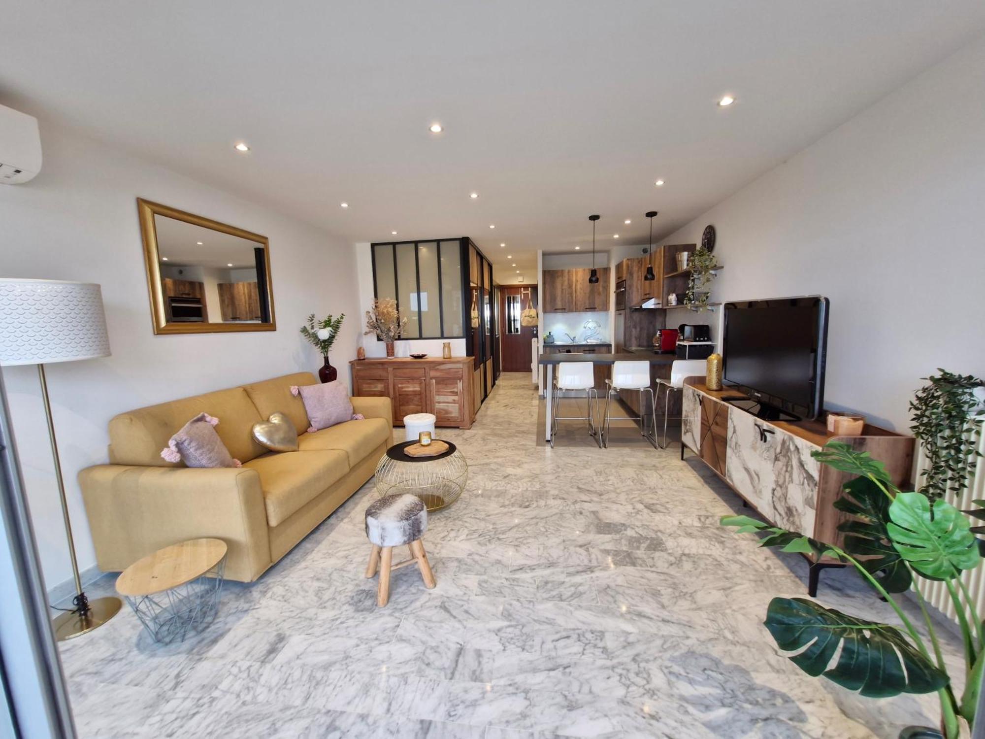 Sunny And Cosy Sea View Studio Antibes Bagian luar foto