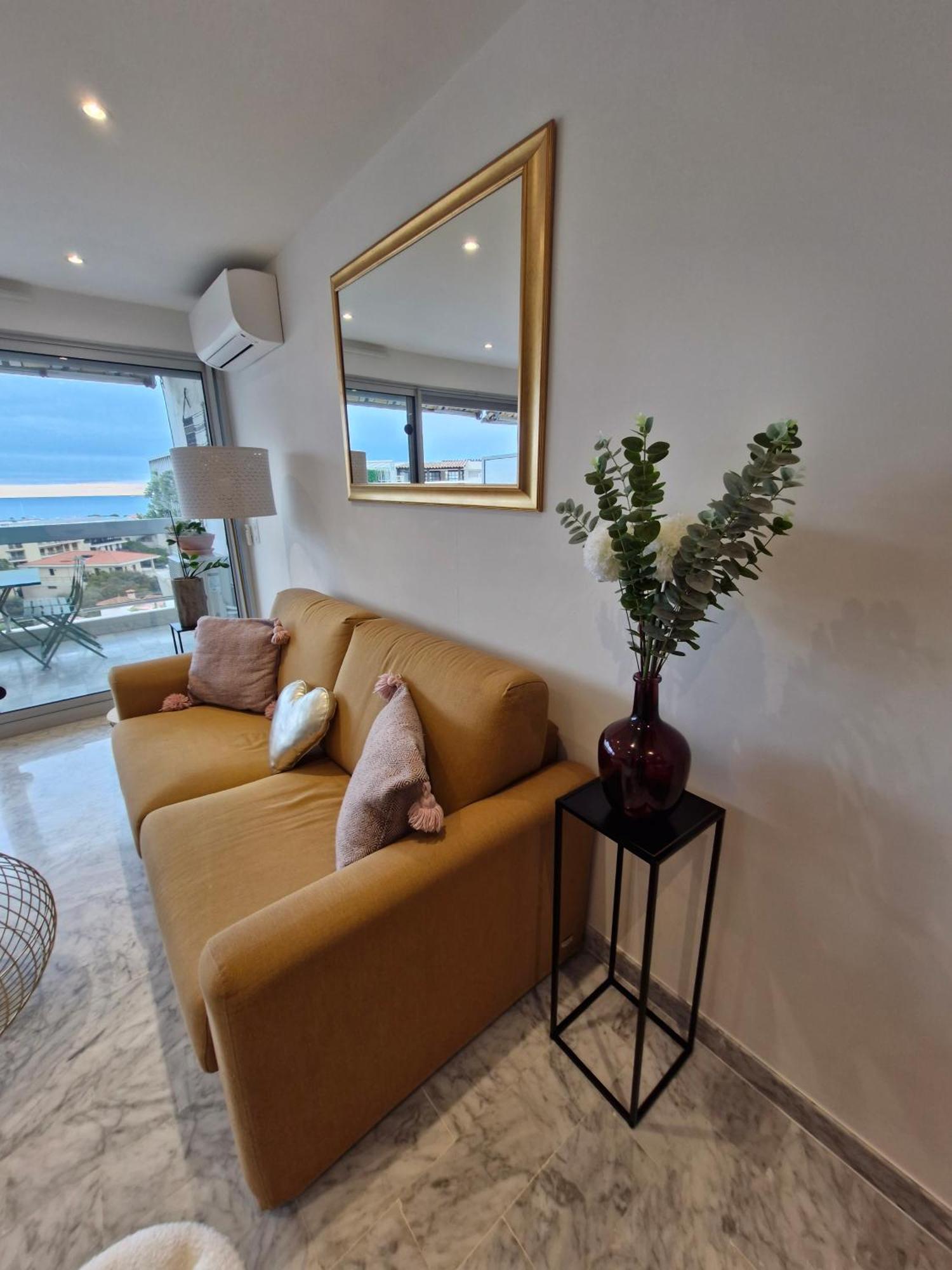 Sunny And Cosy Sea View Studio Antibes Bagian luar foto