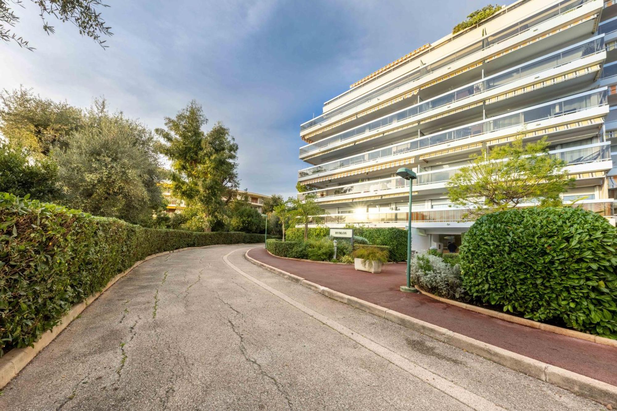 Sunny And Cosy Sea View Studio Antibes Bagian luar foto
